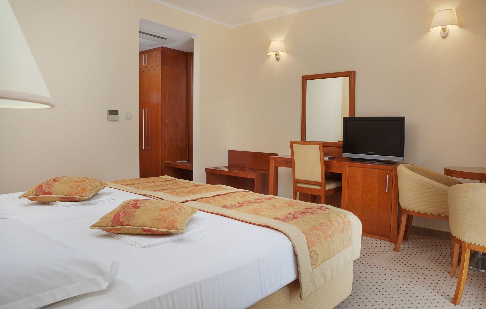 דרבניק Hotel Bella Vista מראה חיצוני תמונה
