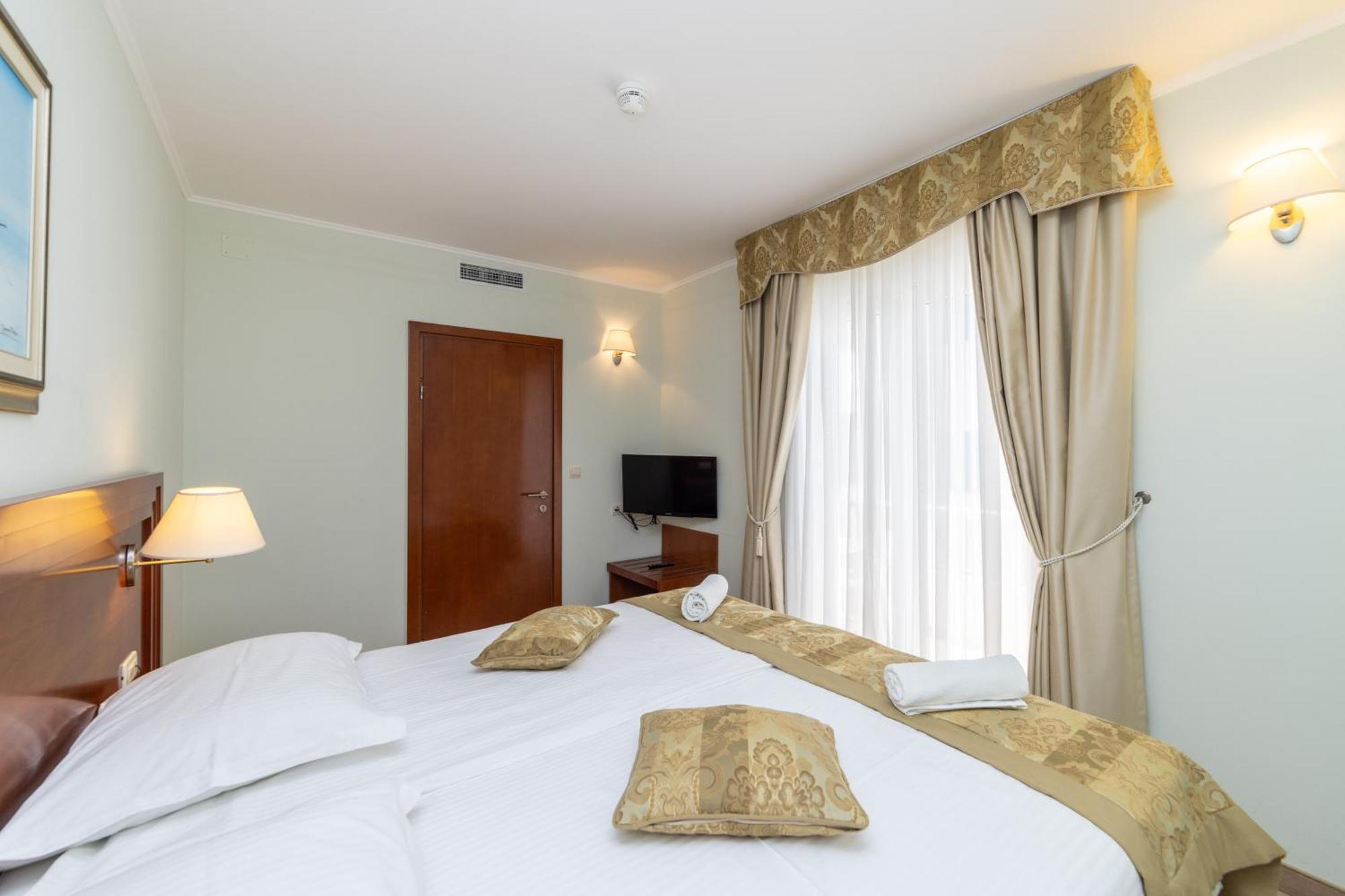 דרבניק Hotel Bella Vista מראה חיצוני תמונה